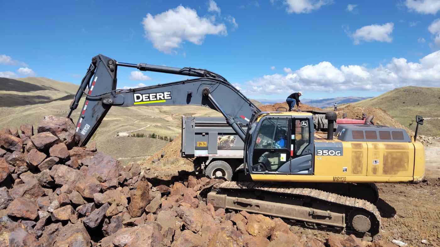 Mineral de hierro extraído en frente